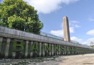 Bankside lettering and Tate Modern in Background