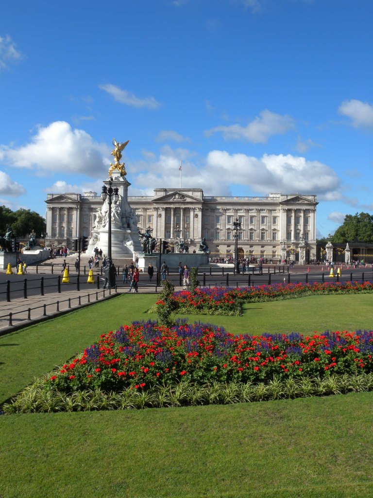 Buckingham Palace from right hand side