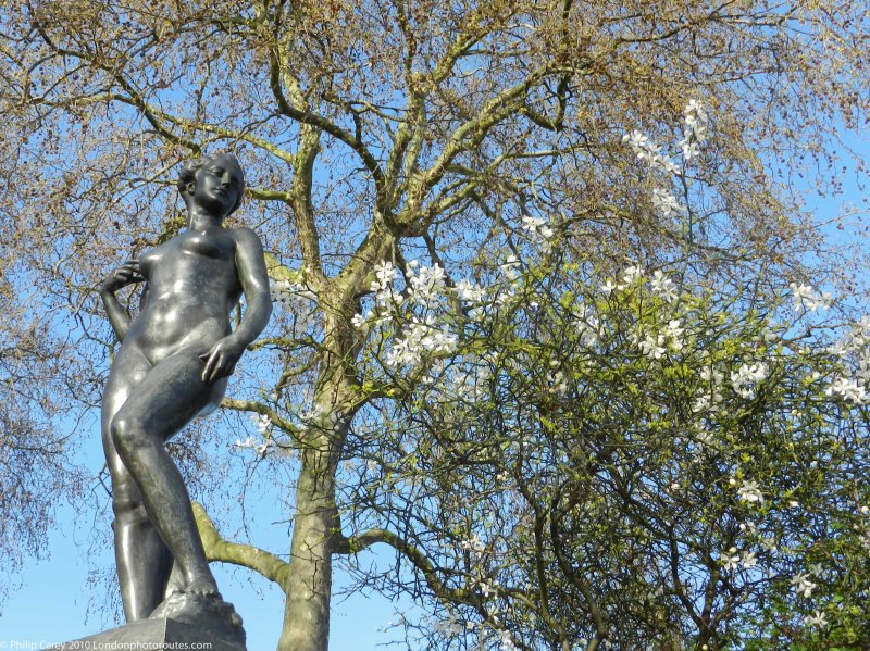 Atalanta - Francis Derwent Wood's (credited as "Chelsea Embankment statue"