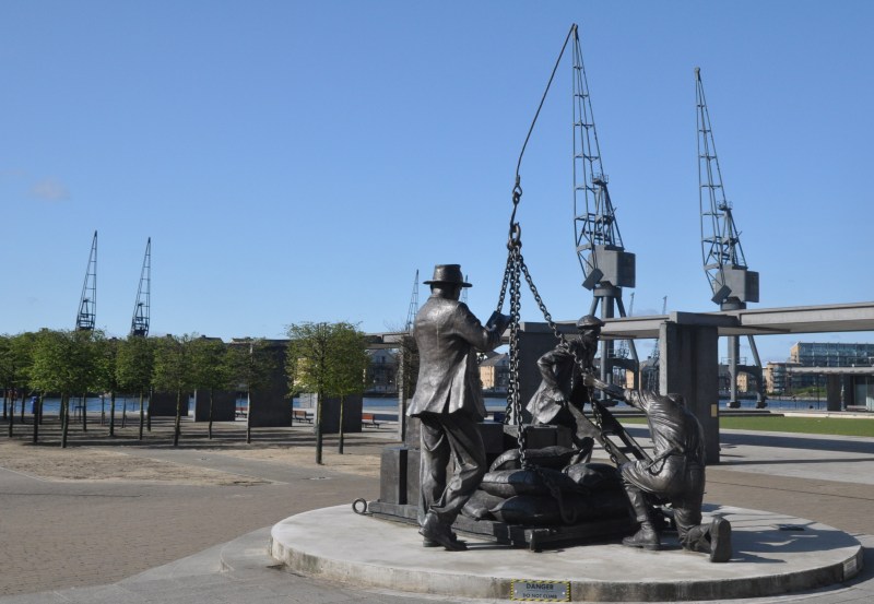 Dockers Statue, Victoria Dock