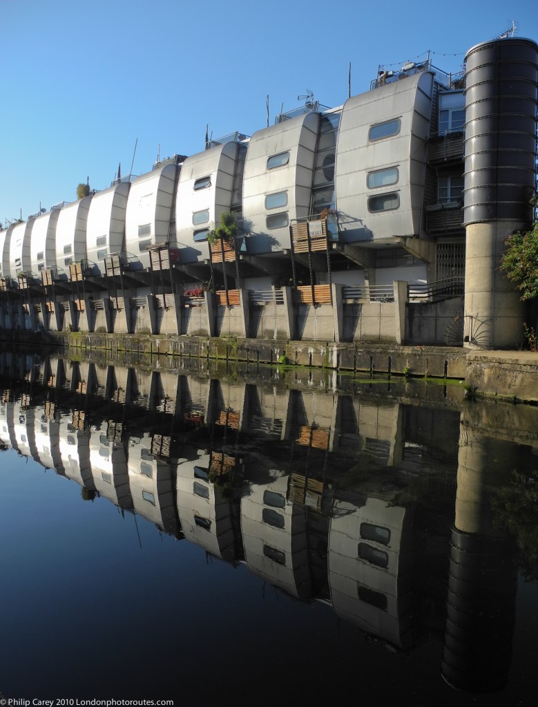 Grand Union Walk Housing - Grimshaws - near Kentish Town Road Bridge