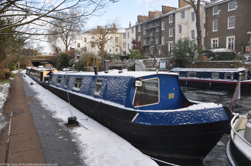 Regents Canal Barge - winter