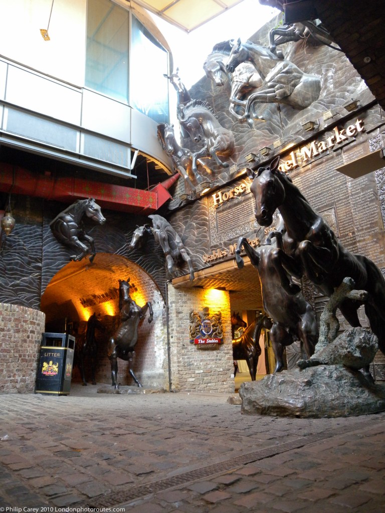 Horse Sculptures in Stables Market
