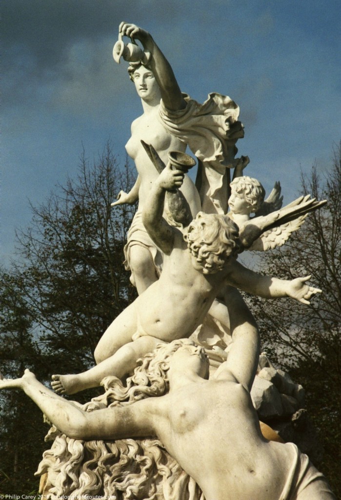 LIGHT - Sculpture at Cliveden House - Taplow