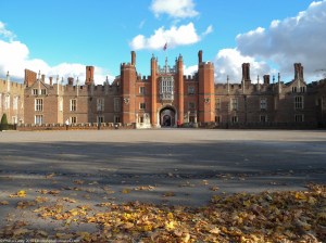 Hampton Court Palace - Entrance views