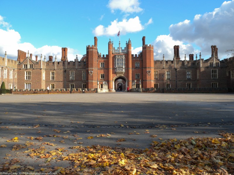 Hampton Court Palace - Entrance views