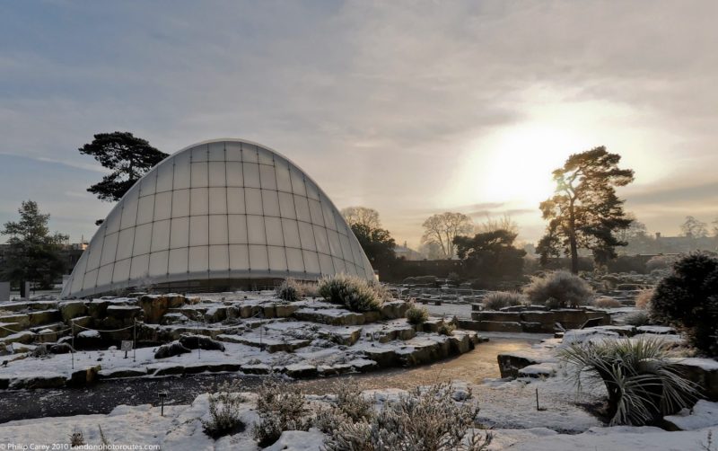 London Runs and Photo Routes - Alpine House - Kew Gardens - Morning