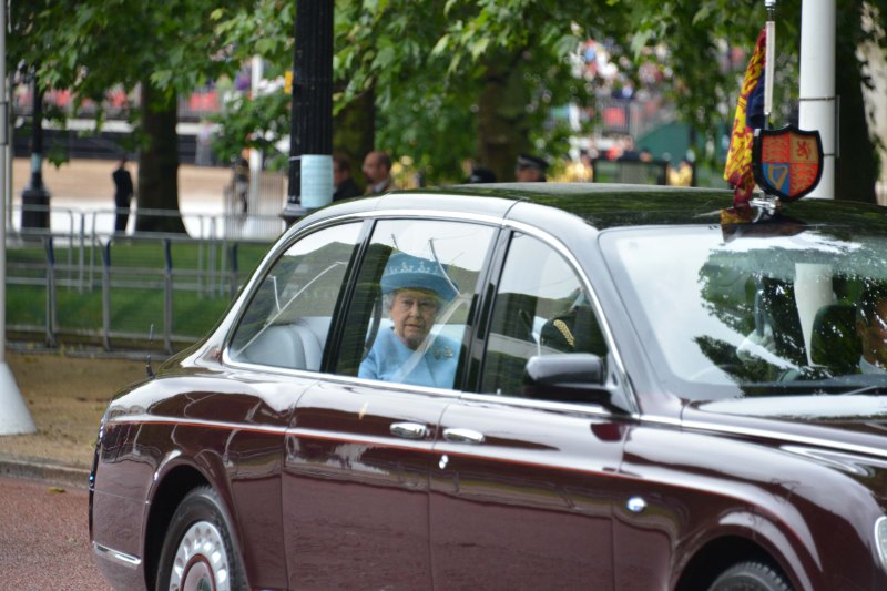 Household Calvary Standard Parade - Queen leaves 2